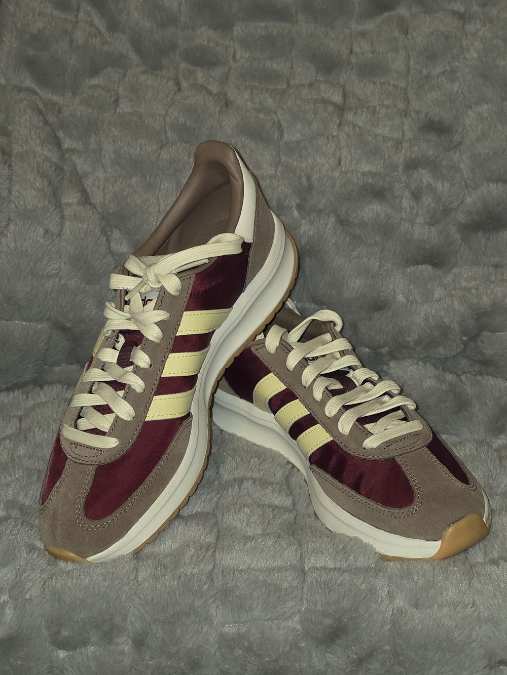 adidas Women's Retro Runner Shoes - Burgundy/Beige - Picture 6 of 10
